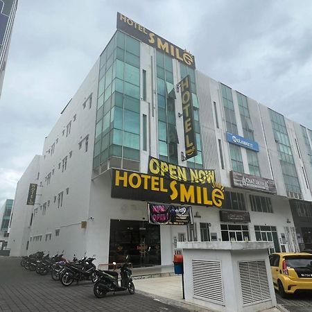 Smile Hotel Subang Airport Shah Alam Exterior foto