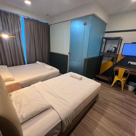 Smile Hotel Subang Airport Shah Alam Exterior foto