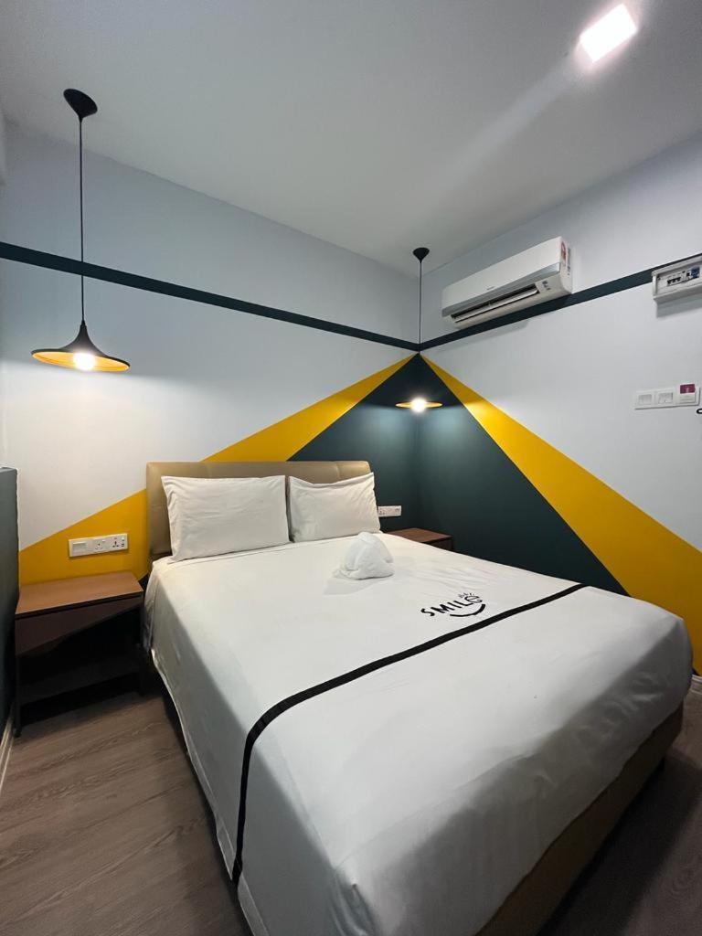 Smile Hotel Subang Airport Shah Alam Exterior foto